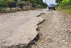 Jalan Lingkar Kotabumi Lampura Rusak Parah