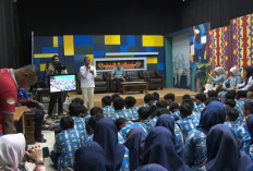 Ratusan Siswa SMPN 1 Ambarawa Kunjungi Graha Pena Lampung