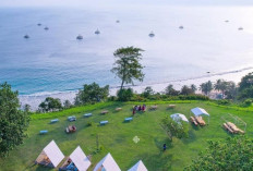 Menikmati Senja di Pantai Arang 