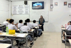 Menulis Cerpen Jadi Tantangan: Apresiasi Sastra Lemah, Kreativitas Siswa Terhambat