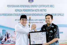 Pemkot Metro Anugerahkan Penghargaan Kepada PLN UP3 Metro