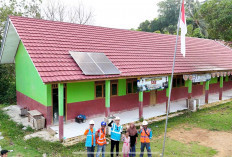 PLN Terangi Negeri, Cerdaskan Generasi: Cahaya Kemerdekaan SuperSUN Hadir Perdana di Pulau Tabuan Lampung