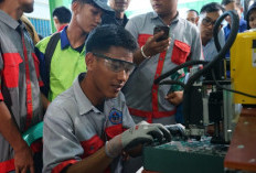 PLN UID Lampung Perkuat Pendidikan Vokasi Lewat Pelatihan Perakitan Baterai Motor Listrik