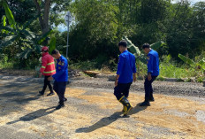 Terpeleset Ceceran Minyak, 3 Pemotor Terjatuh di Tanjakan Tarahan 