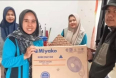 PalmCo Dukung Pemerataan Pendidikan Lewat Bantuan Perlengkapan Belajar di Jambi