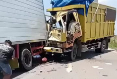 Adu Kambing Dua Truk di Jalan Nasional Lintas Rawajitu Tulangbawang, 4 Orang Luka Berat