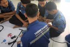 Siswa SMPN 3 Natar Diajak   Rakit Robot Line Follower