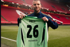 Ajax Resmi Kontrak Kiper Timnas Indonesia hingga 2029