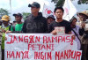 Sengketa Lahan, 800 Warga Demo Kantor Bupati Lamtim