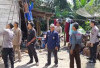 Warga Tanggamus Gotong Royong Bersihkan Rumah Pasca  Gempa